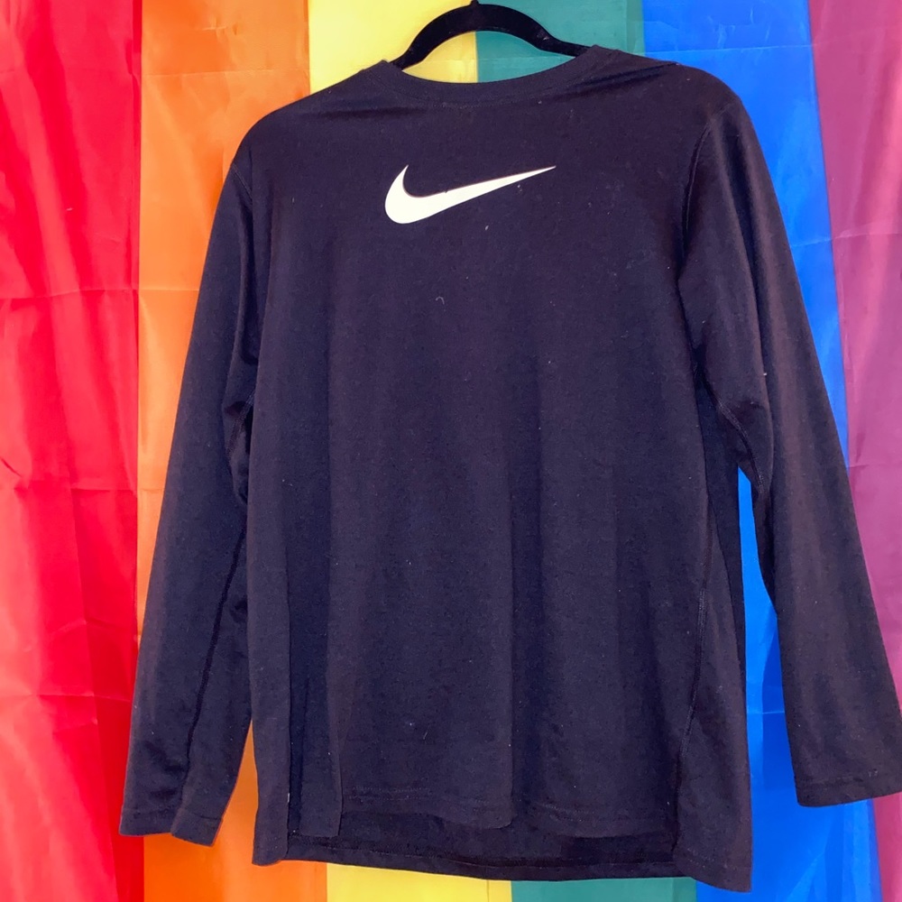 Men small nike shirt
